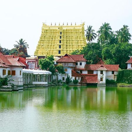 Oyo 7926 Hotel Fort View Thiruvananthapuram Exterior foto